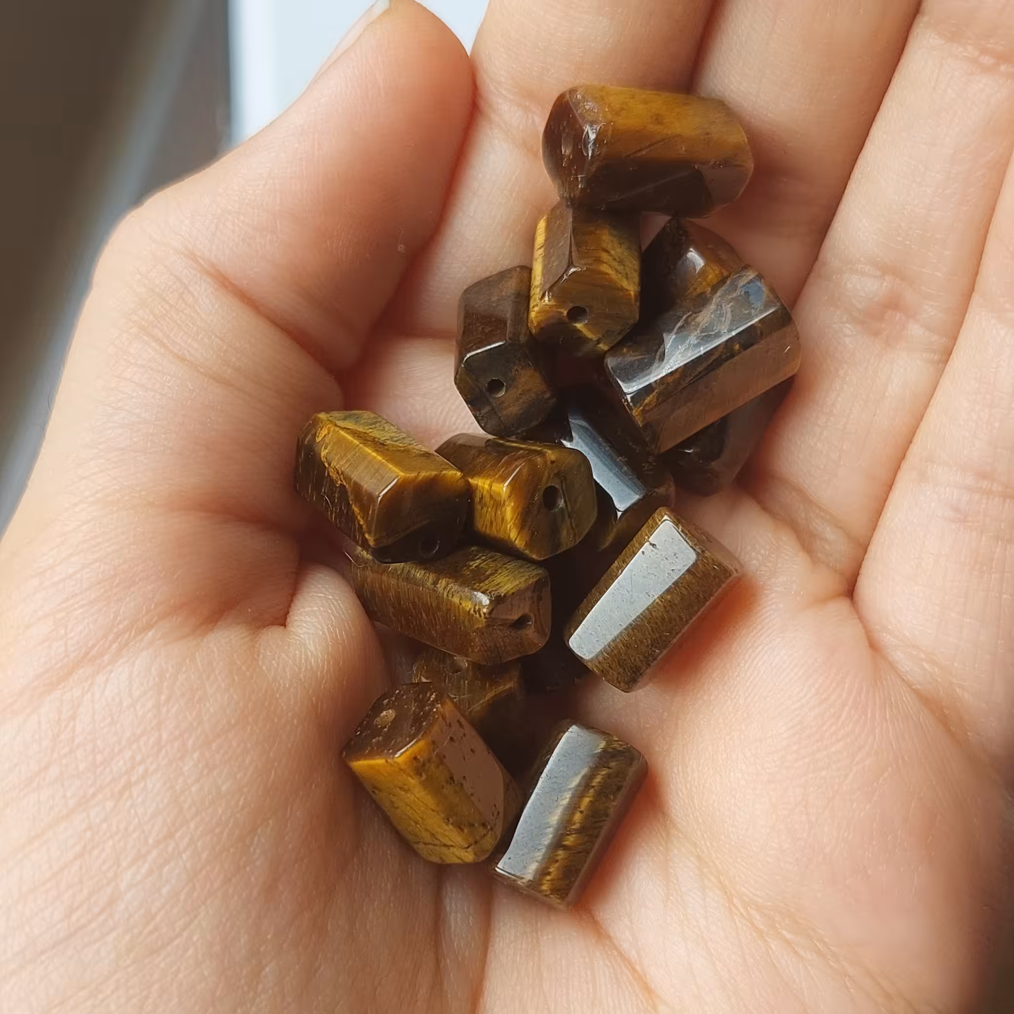 مهره سنگ چشم ببر استوانه ای سوراخ دار درجه یک سنگ 