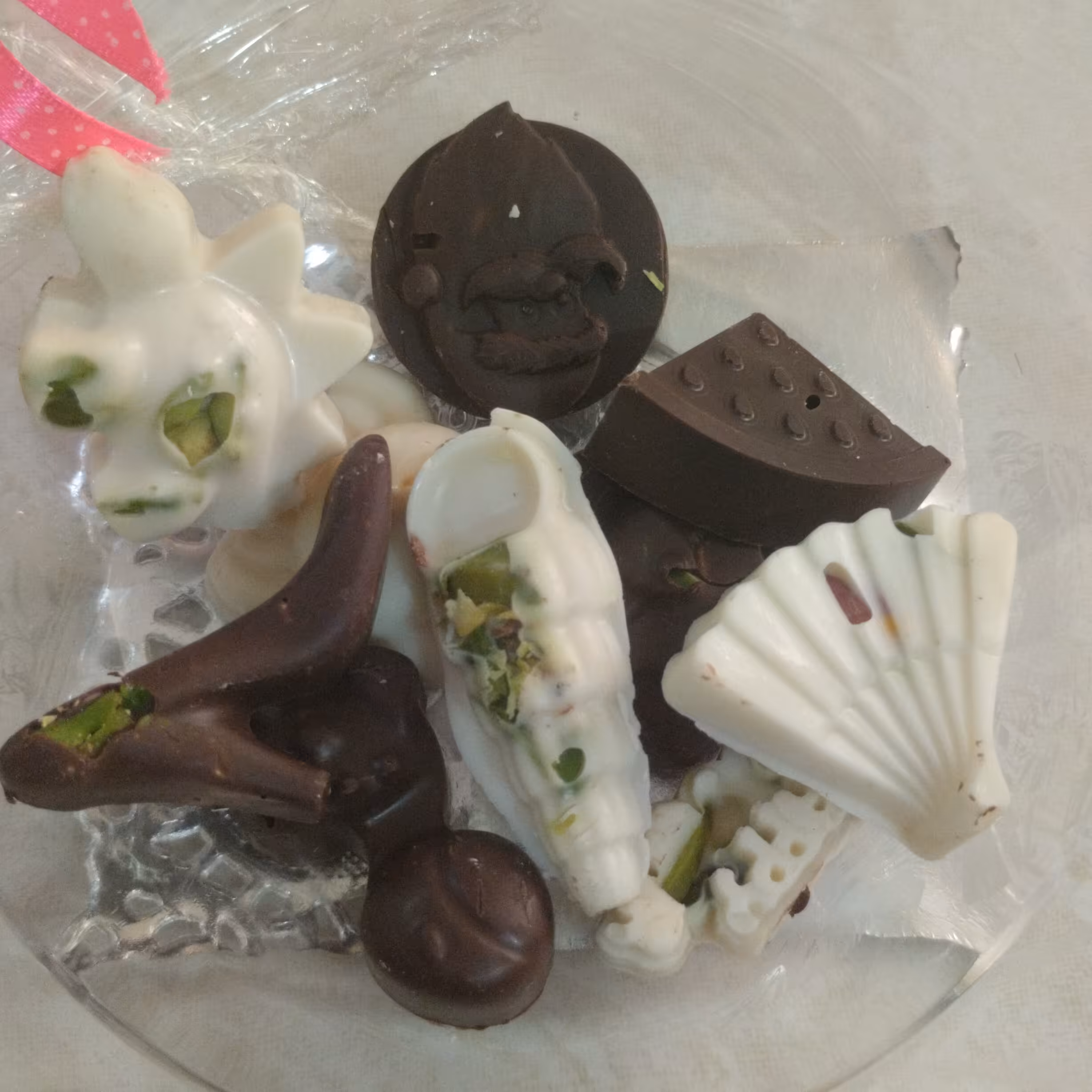 شکلات آجیلی 10 عددی مقوی مخصوص دلبندان شما