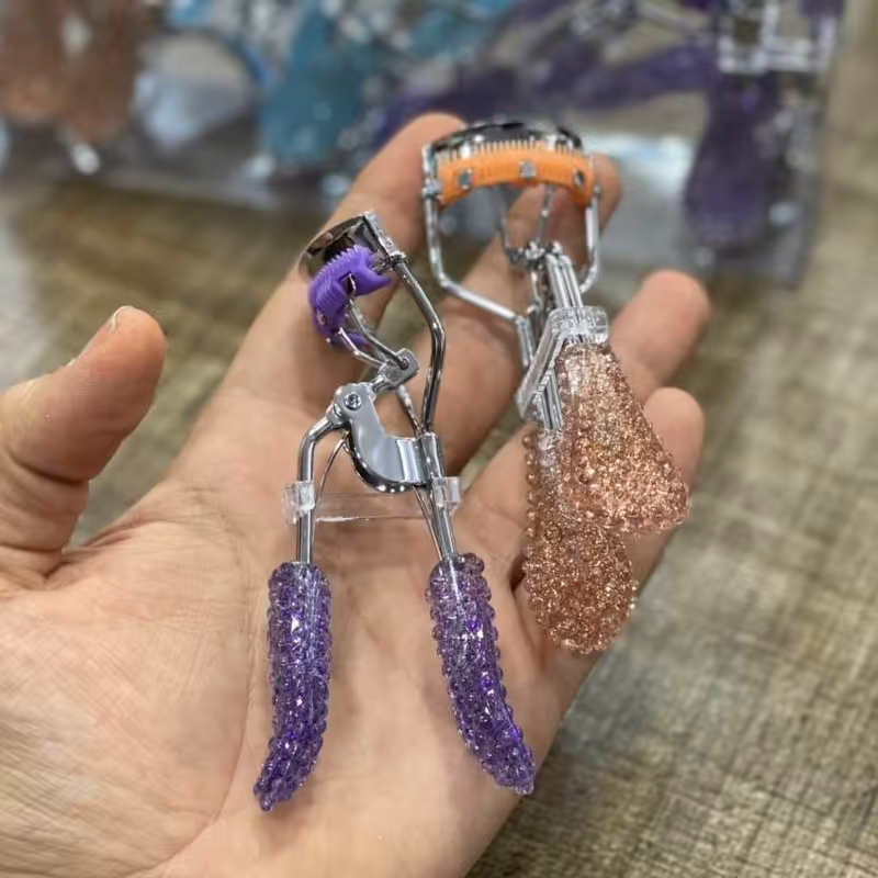 فرمژه فانتزی شاسی دار