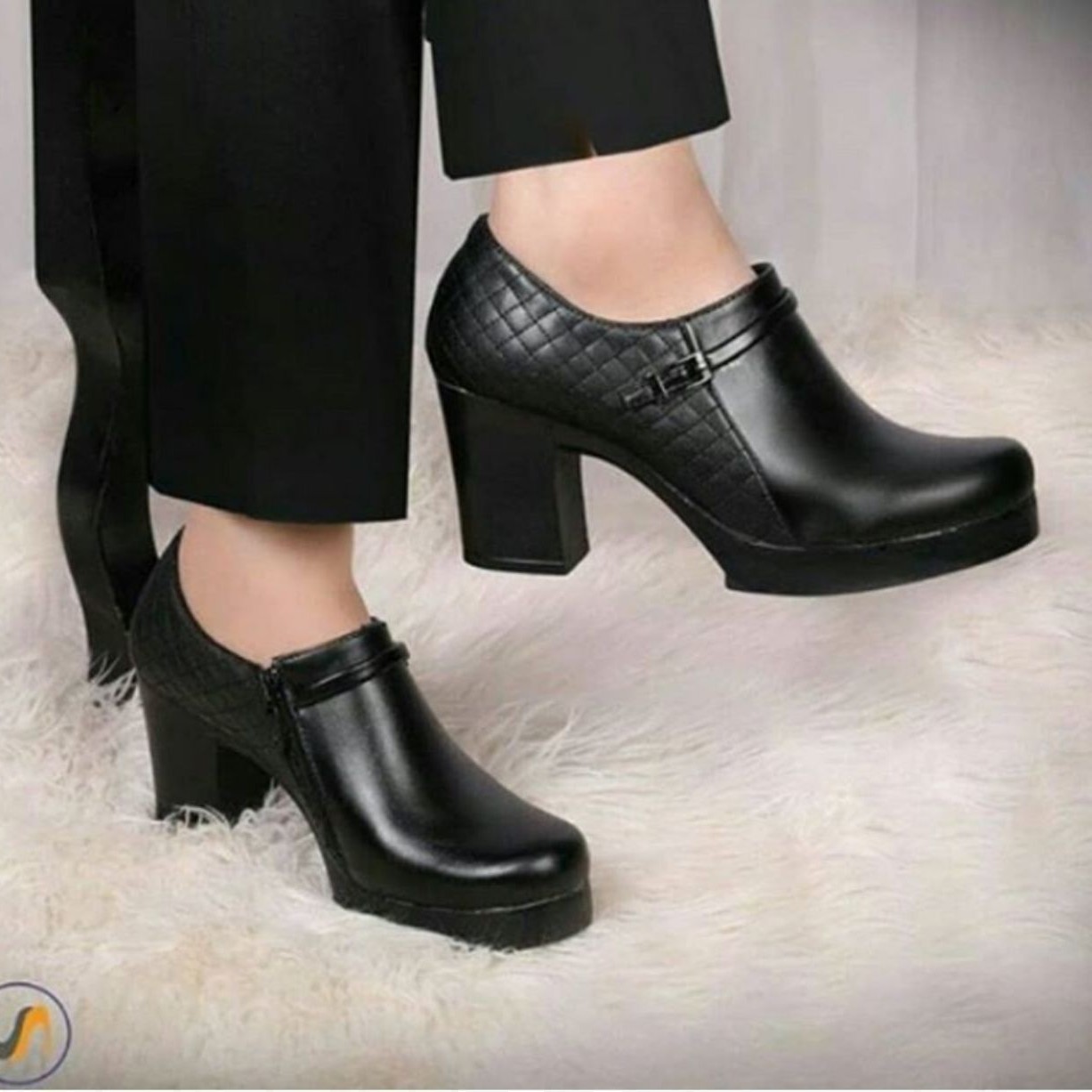 کفش زنانه نیم بوت پاشنه دار مناسب چهار فصل