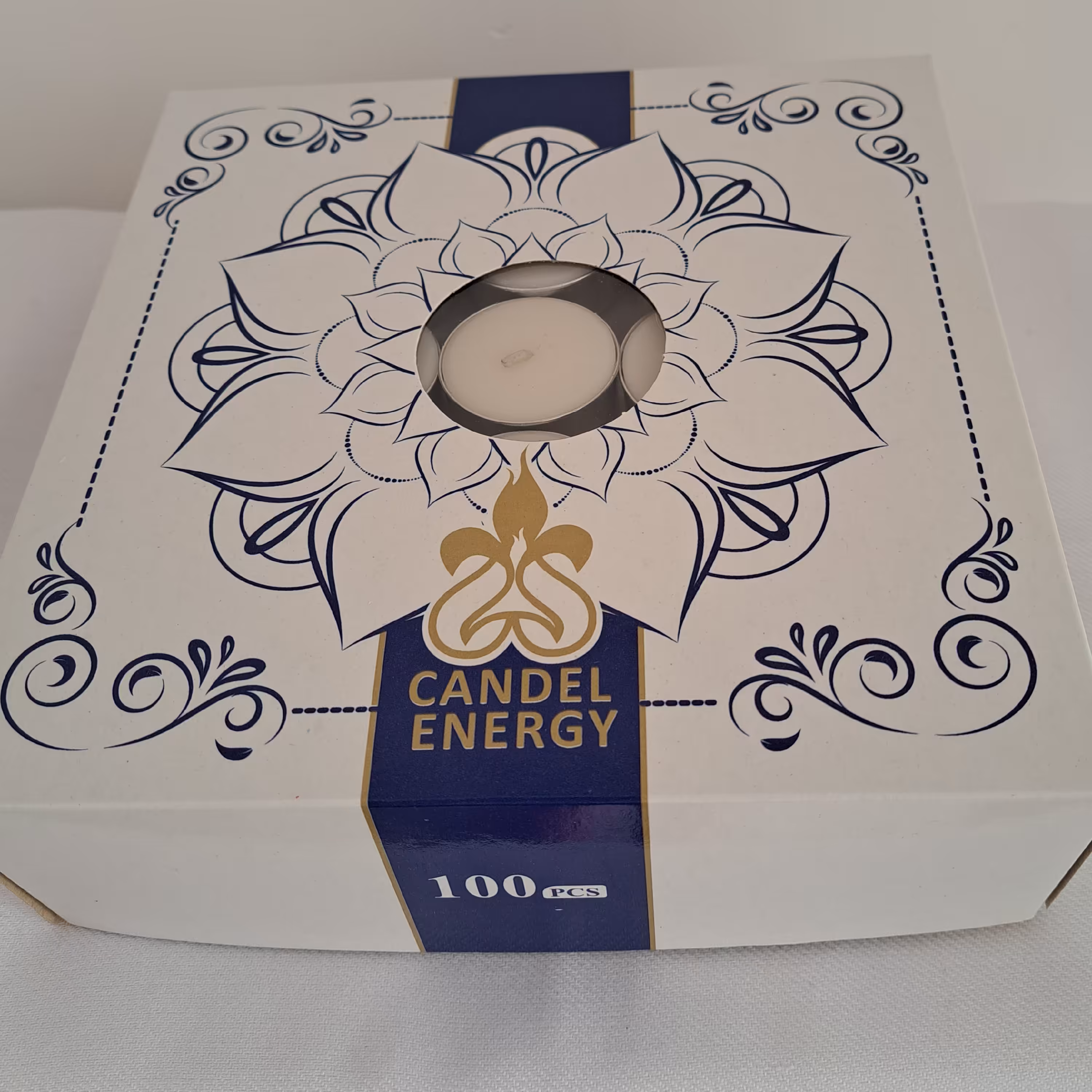  شمع وارمر سفید سطحی صاف بدون فرورفتگی مرکز بودن فیتیله شعله‌ی خوب