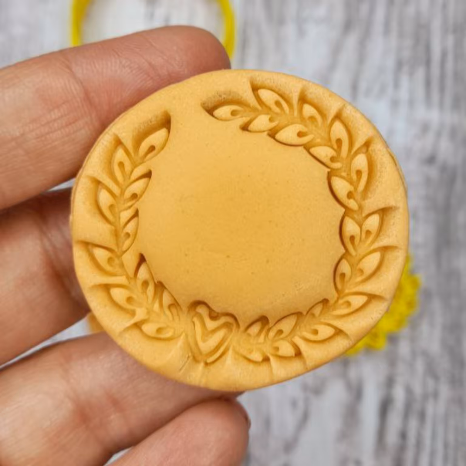 قالب شیرینی طرح گندم .5 سانت.قالبی شیرینی