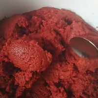 رب گوجه فرنگی خانگی تهیه شده به روش سنتی با تضمین کیفیت عالی بسیارغلیظ خوشرنگ خوشمزه تازه یکسال ماندگاری تضمینی بدون کپک
