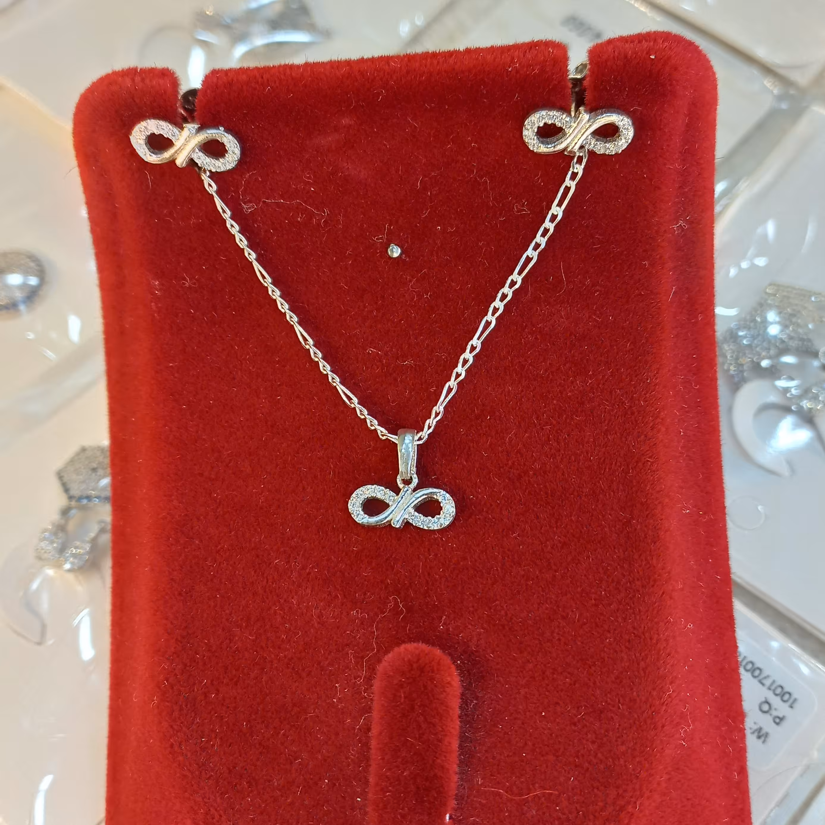 نیم ست نقره 925 آبکاری طلا سفید گوشواره  میخی ارسال رایگان 