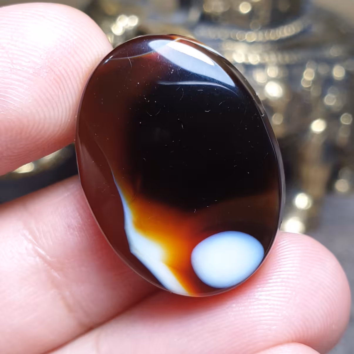  نگین درشت فوق العاده زیبای سنگ عقیق بسیار خاص خراسانی اصل معدنی
کد  24516
