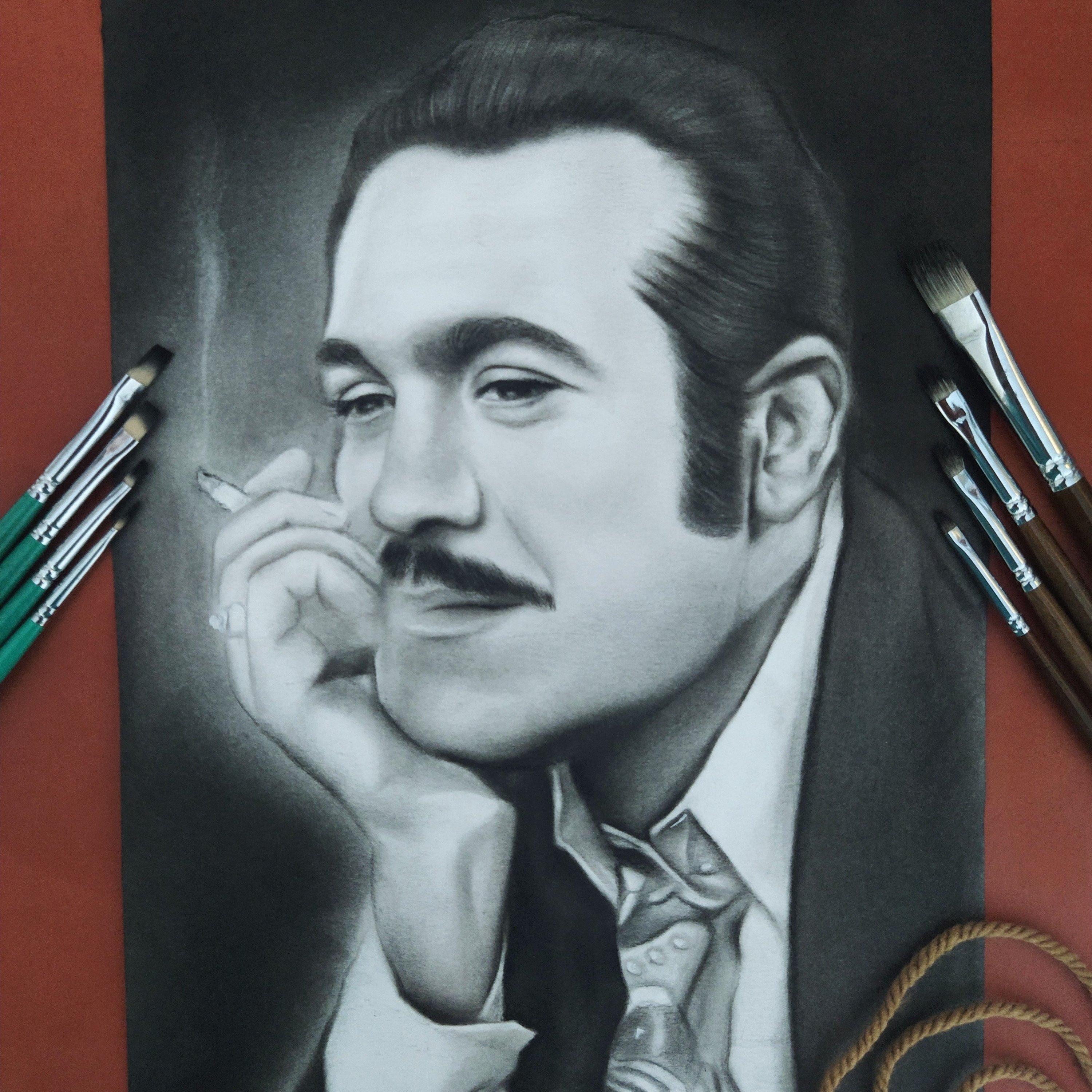 نقاشی و طراحی چهره مداد و سیاه قلم سبک رئال در سایز دلخواه