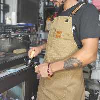 اپرون (پیشبند)باریستا