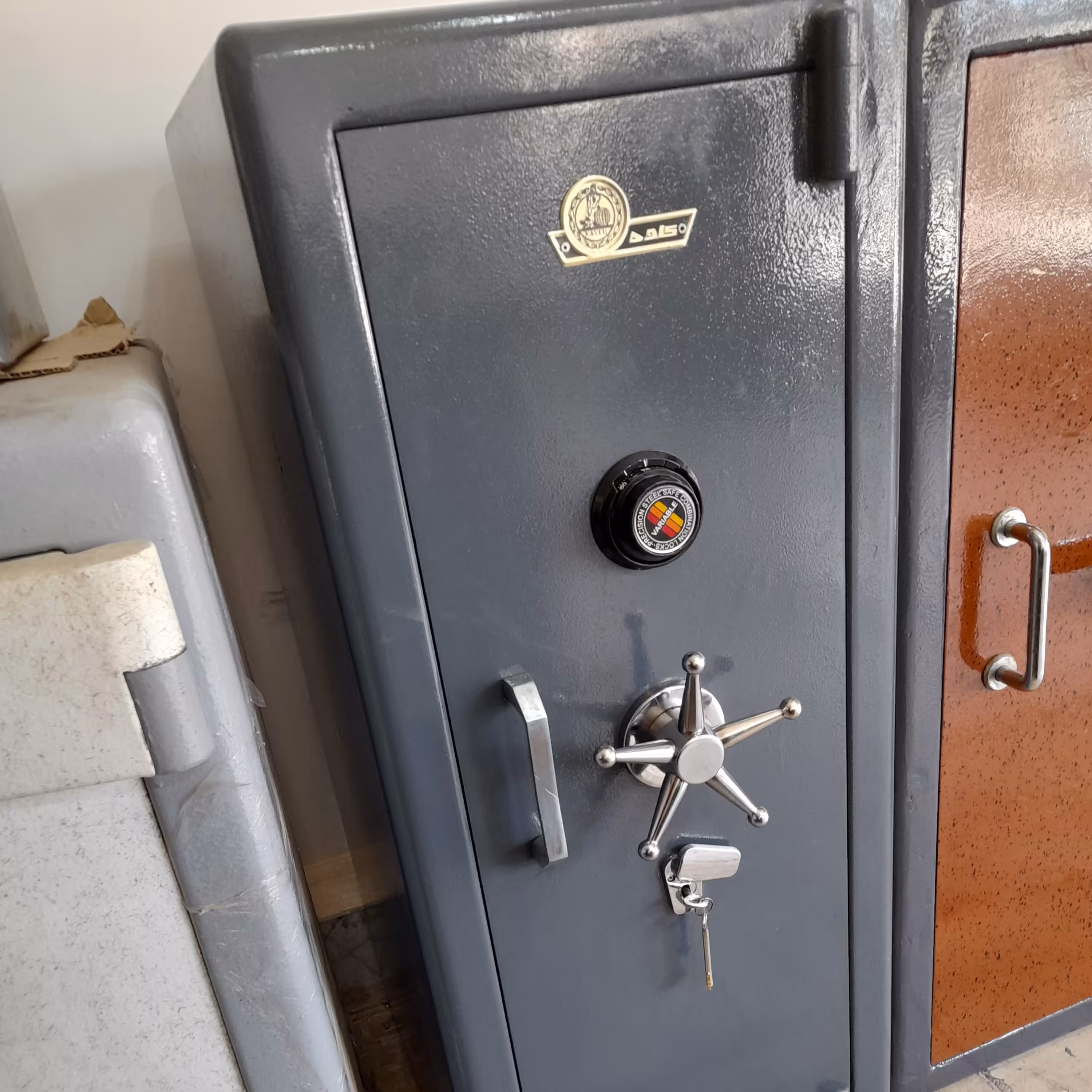 گاو صندوق مدل 450dkr اصل کاوه