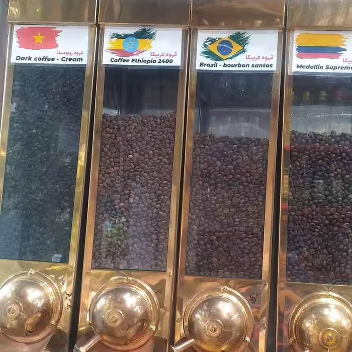 قهوه ترک و اسپرسو دانه های تازه قهوه وزن دلخواه وارداتی آمریکای لاتین و آسیای شرقی 