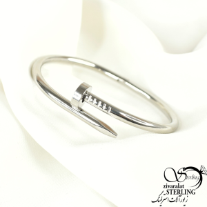 دستبند استیل نقره ای طرح میخ