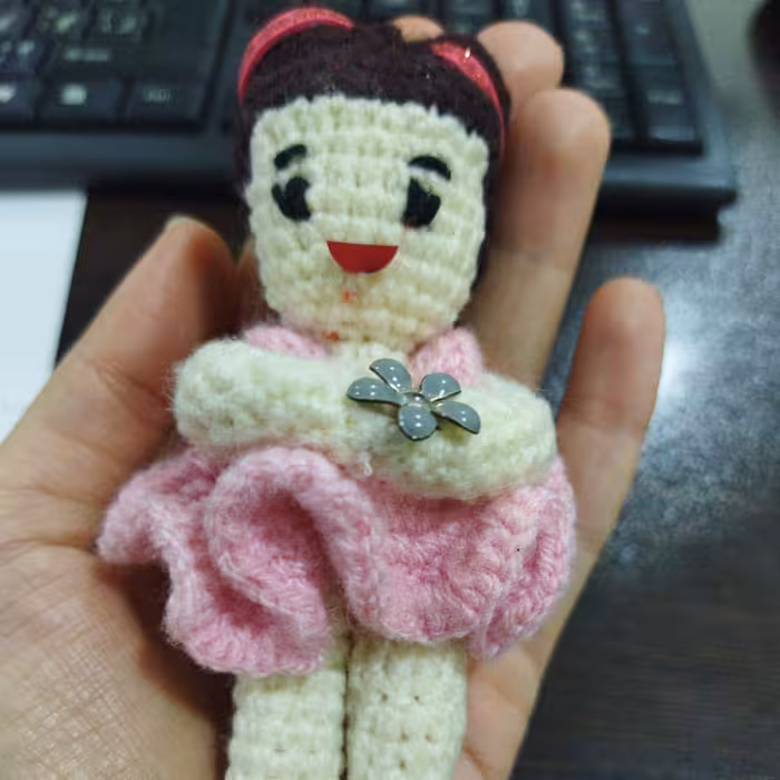 عروسک دختر جاکلیدی کار دست مددجویان بهزیستی