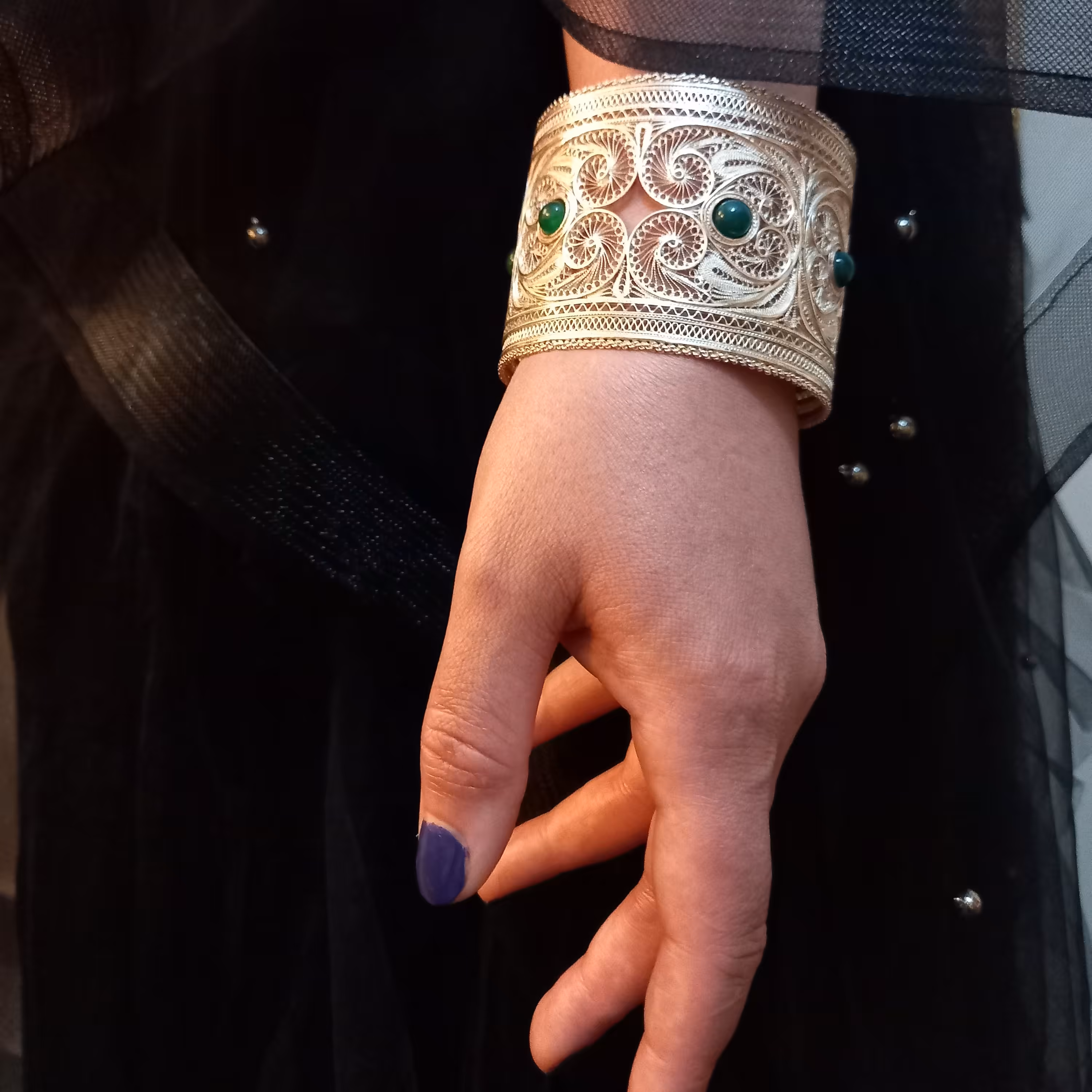 النگو تک پوش نقره دست ساز مدل فایدیم با عیار 999 به سبک ملیله