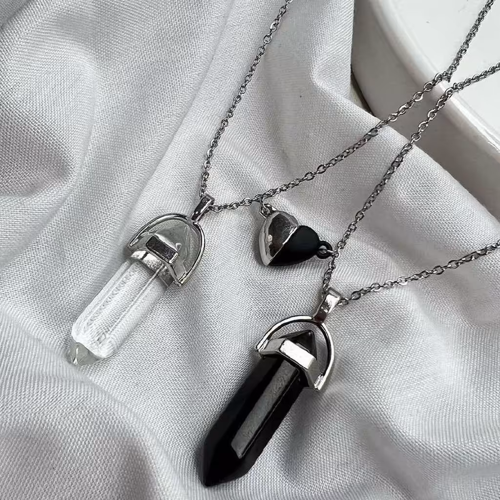 گردنبند ست مگنتی سفید و مشکی-هدیه ولنتاین