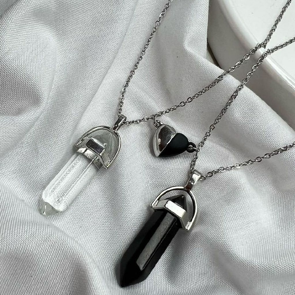 گردنبند ست مگنتی سفید و مشکی-هدیه ولنتاین