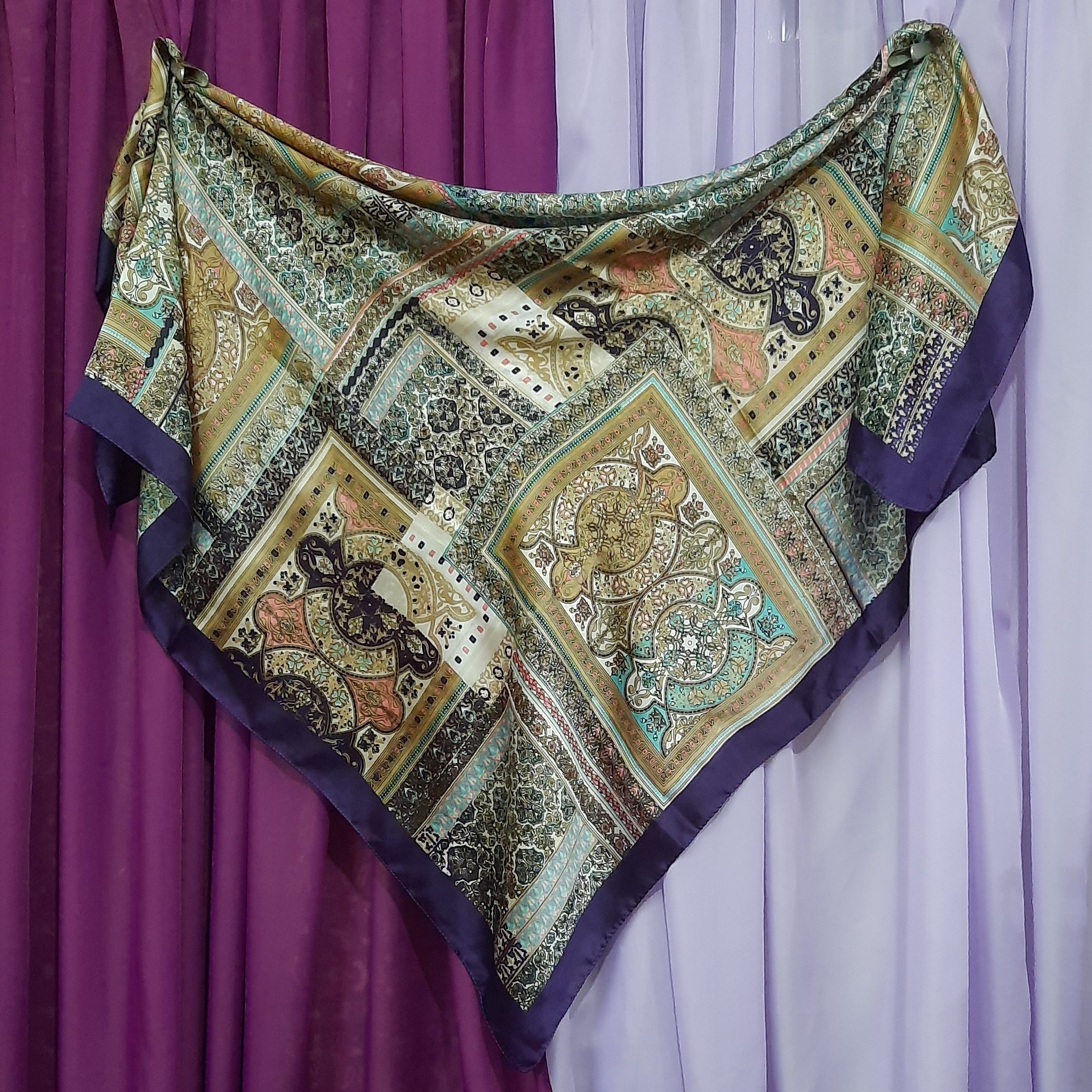 روسری ساتن قواره بزرگ تک رنگ