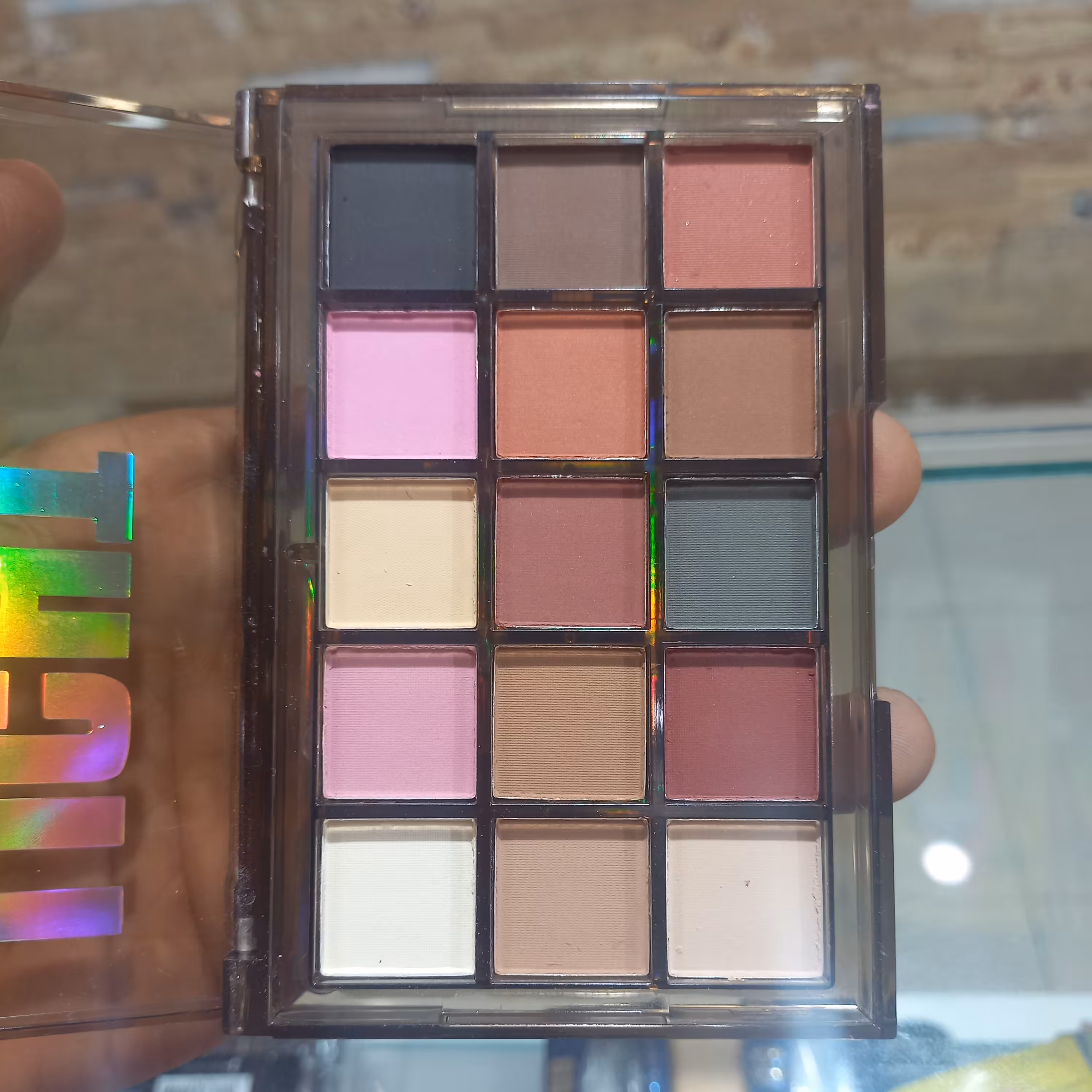 سایه چشم میس لارا
کیفیت عالی
15 رنگ 
