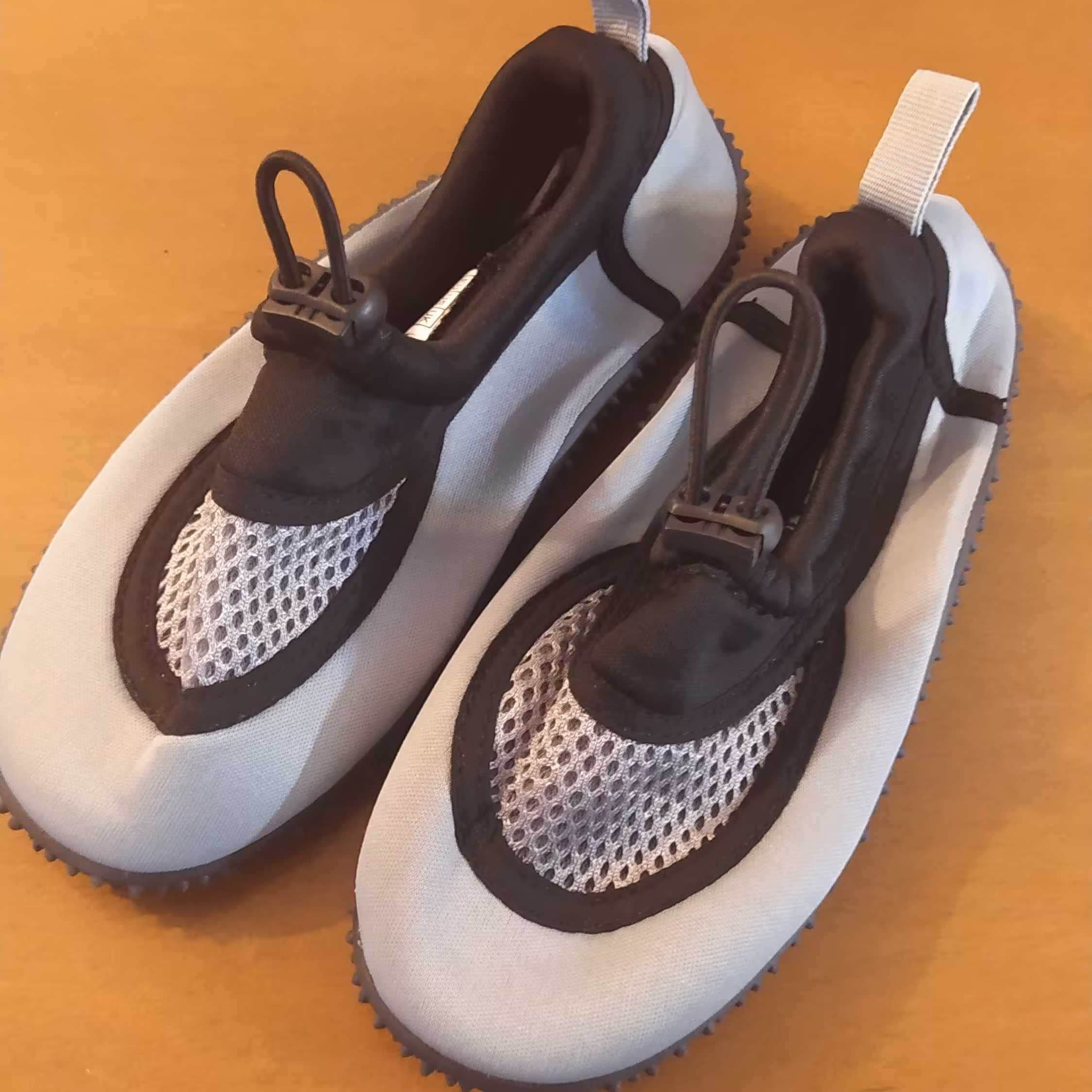 کفش اسپرت پسرانه دخترانه لوپیلو.. سبک و راحت  قابل شستشو