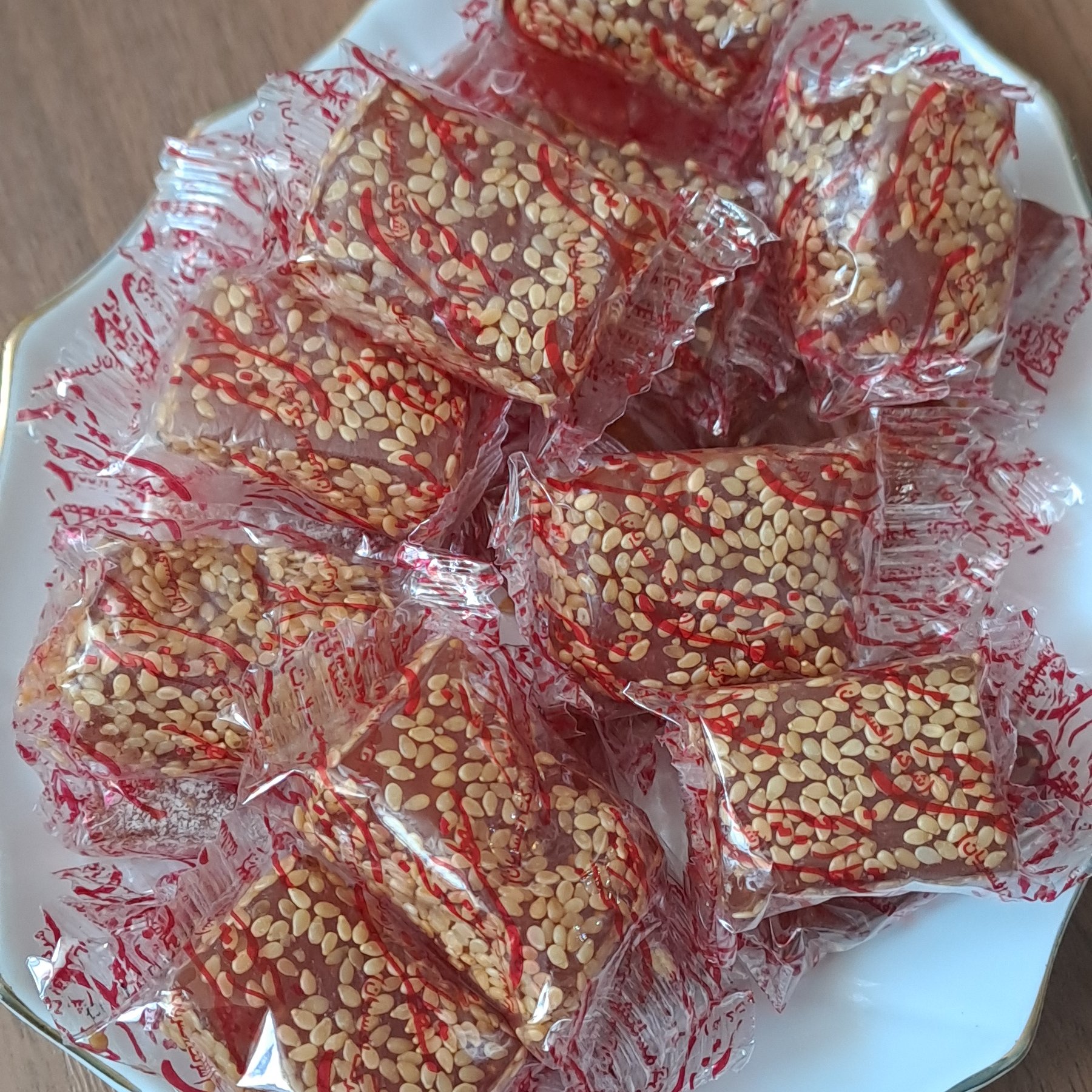 مجموعه مسقطی انجیر  نارگیلی ، کنجدی ، بادامی ( مجموع 20 کیلویی ) 