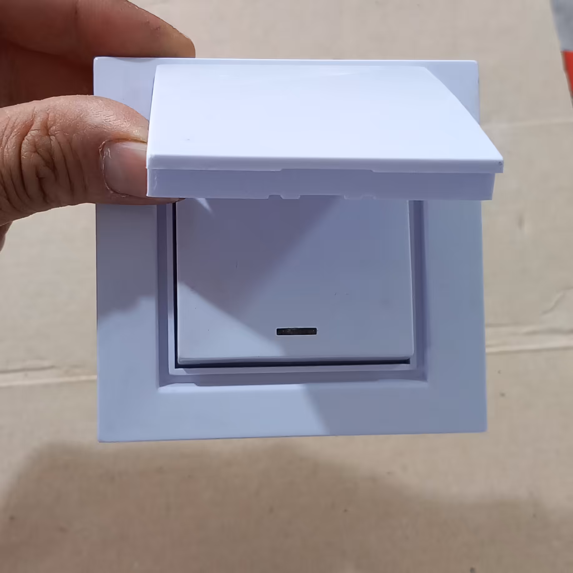 کلید تک پل درب دار بکر  در بسته بندی 8 تایی 