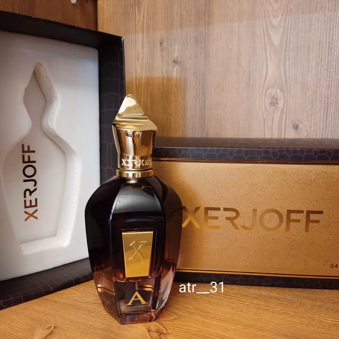 هارد باکس_    ادکلن زرجف آلکساندریا 2   (محصول اورجینال نمیباشد) اماراتی کیفیت خوب_ Xerjoff Alexandria II