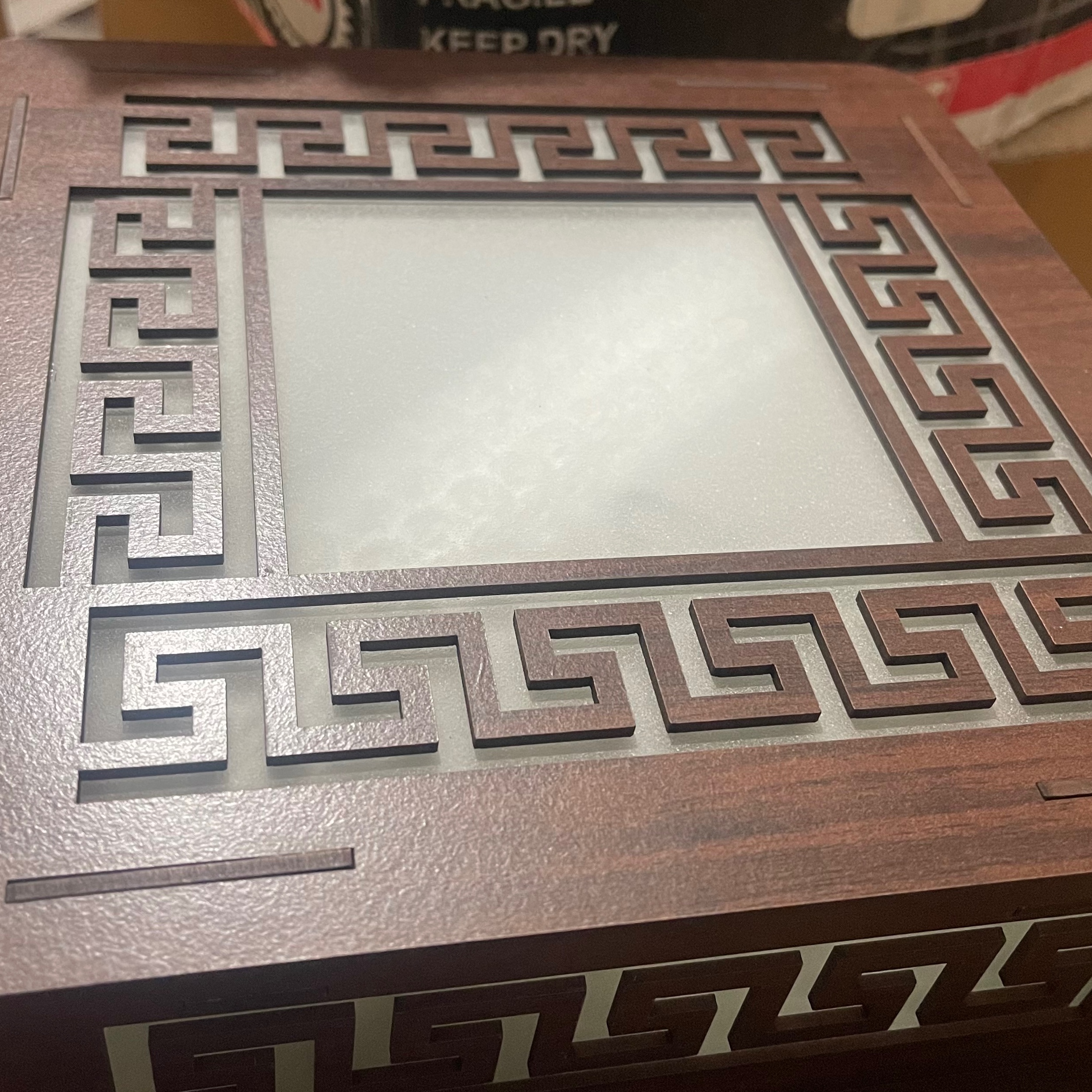 چراغ سقفی روکار مربع چوبی