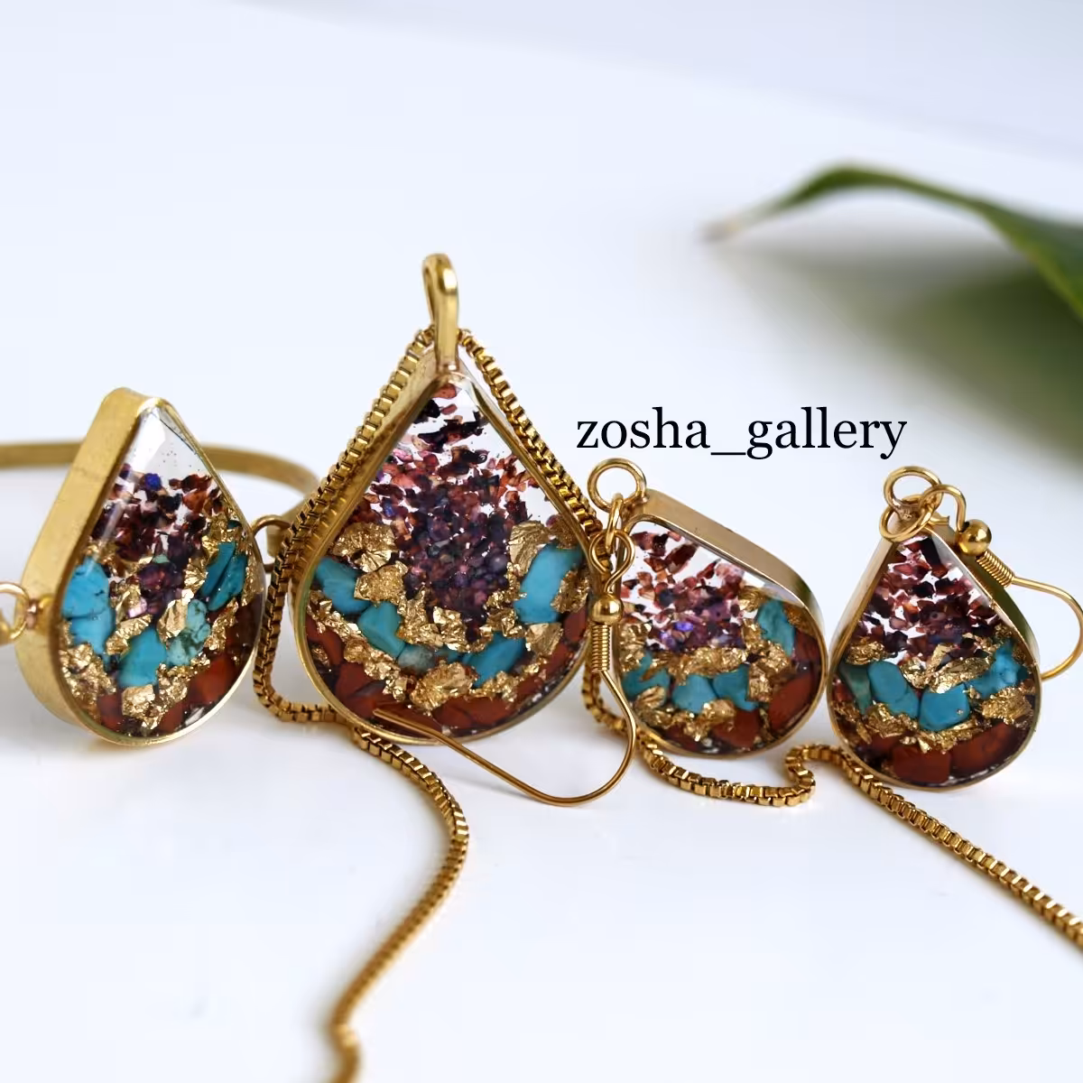 نیم ست ژیلا ساخته شده با سنگ های جذاب فیروزه و دلربا