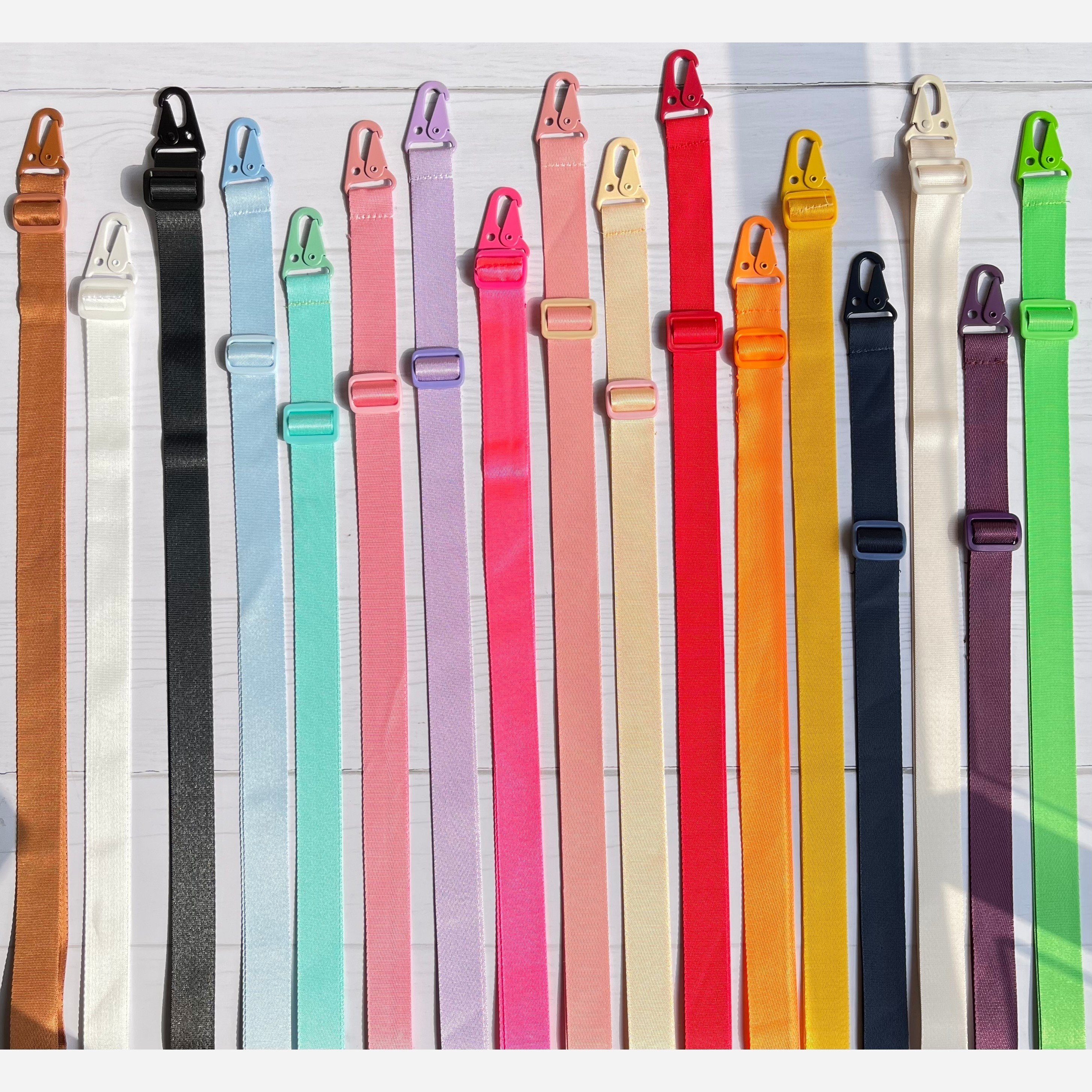 بند رنگی گوشی مدل دو قلاب دار 