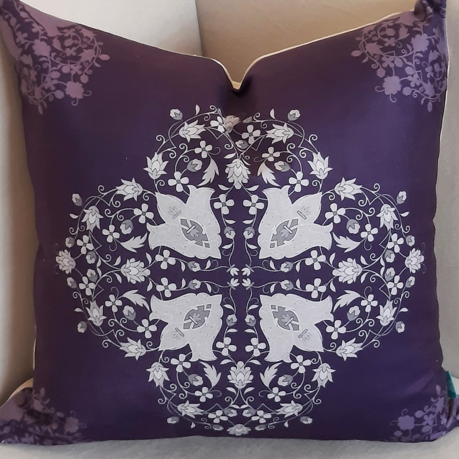 کاور کوسن مخمل 40x40 طرح   دلنواز بنفش  آرت مان