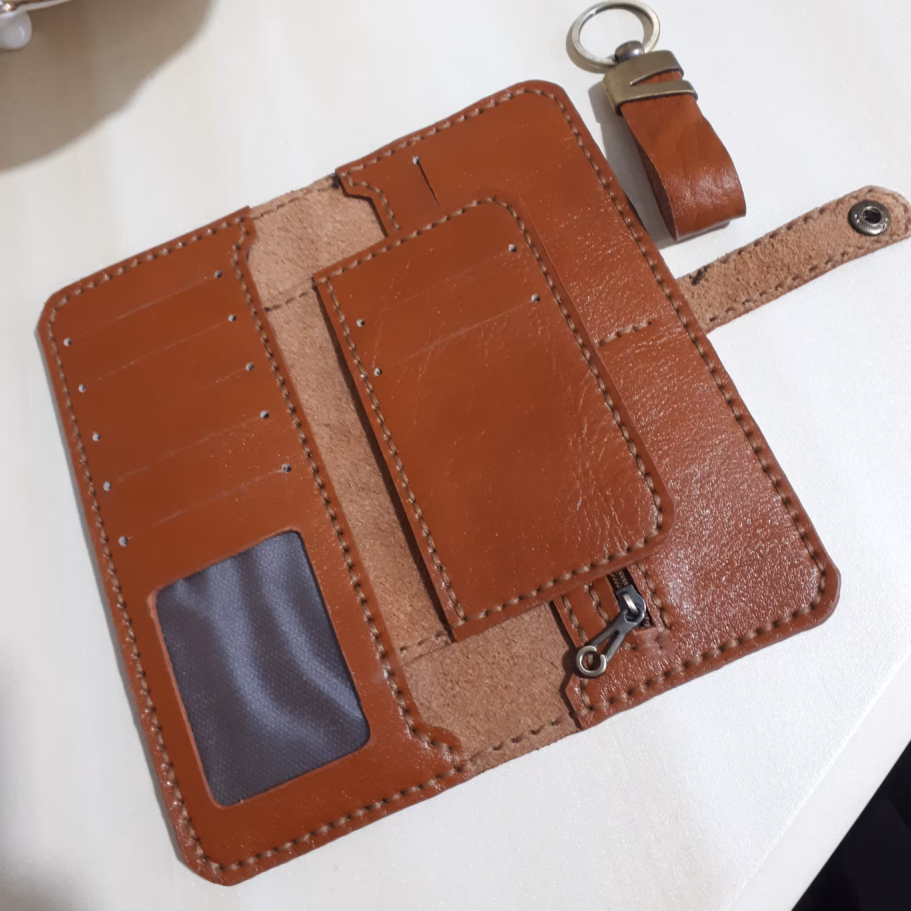 کیف پول و جاسوییچی چرم طبیعی 3لت دارای 7جای کارت و جای عکس و جیب زیپدار 