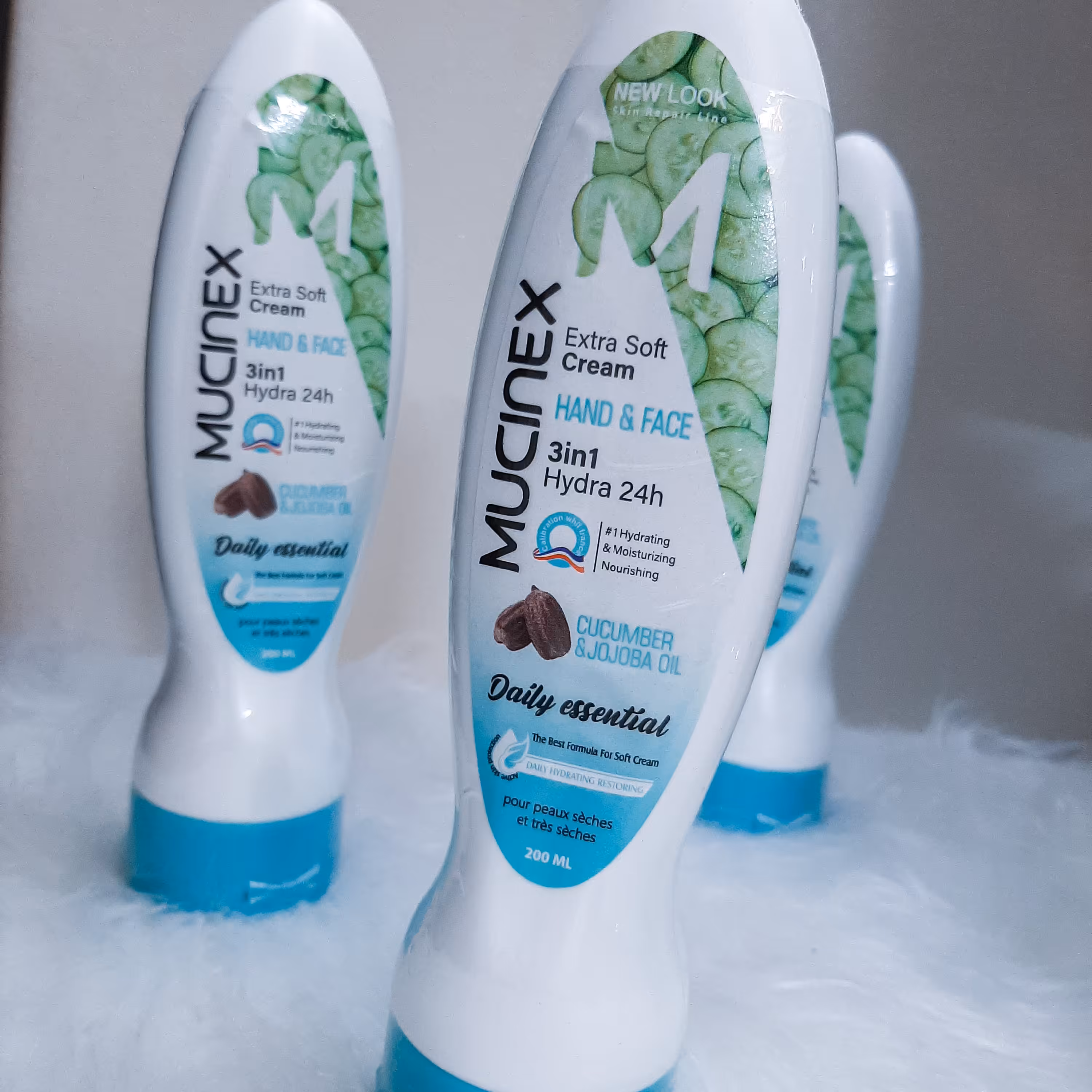 کرم دست و صورت(آبرسان قوی، مغذی، مرطوب کننده)
حاوی روغن جوجوبا و اسانس خیار ( مناسب انواع پوست)