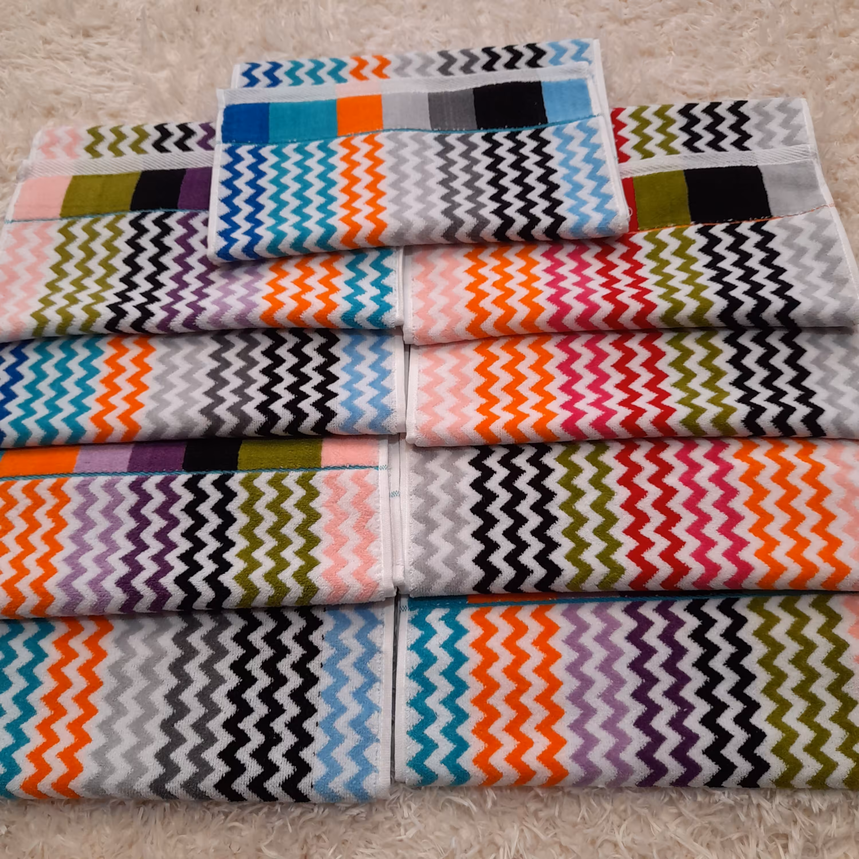 حوله دستی ماندگار   طرح ونیز  دو رو نخ سایز30در 60 سانتی متر