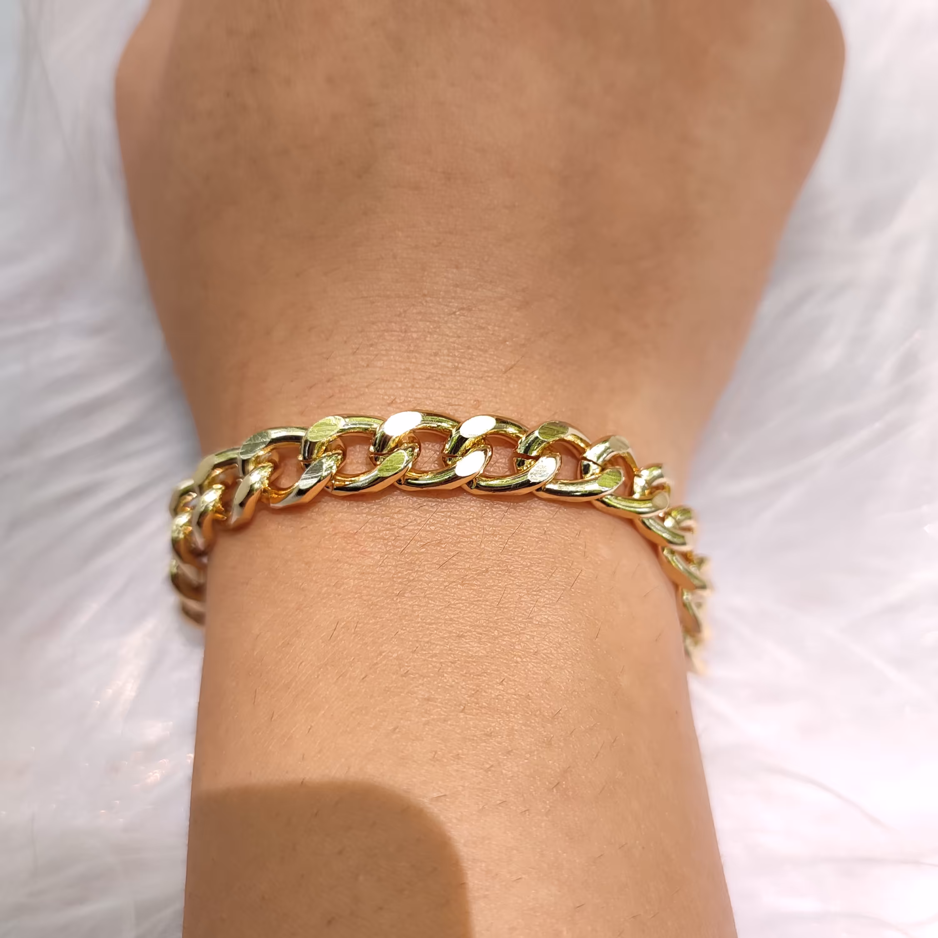 دستبند کارتیر  تراش خورده آلمینیوم رنگ ثابت 