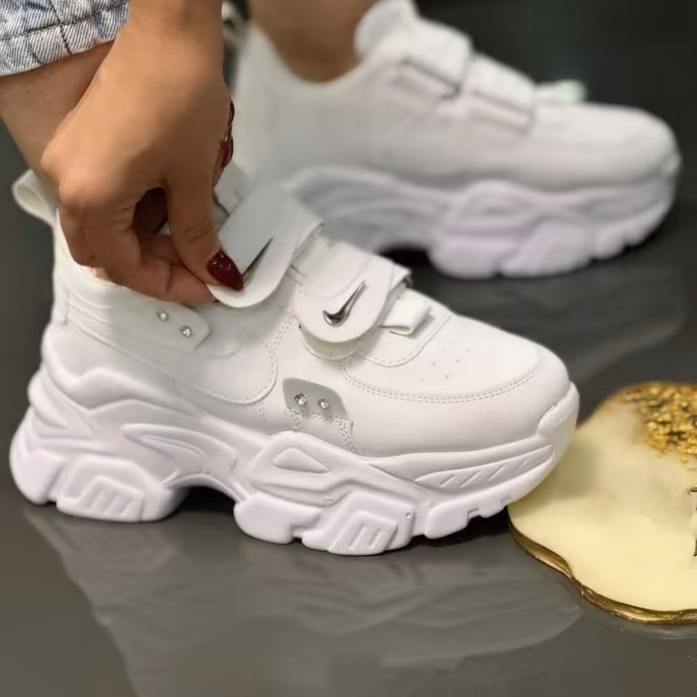 کتونی چسبی نایک  در 3 رنگ مخصوص شیک پوشان کار باغ سپهسالار  قالب استاندار زیره پیو 