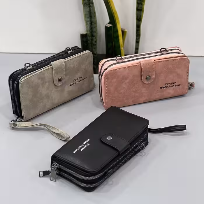 کیف پاسپورتی سر خانه دکمه دار
اندازه  15 در 10

قبل از واریزی حتما موجودی بگیرید عزیزان کد 28