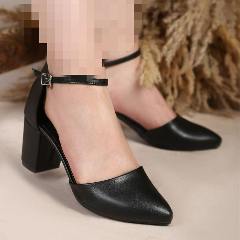 کفش پاشنه 5 سانت جدید کمربندی گیره دار جنس چرم وسوئیت دررنگ های کرم مشکی قرمز کالباسی پاخور عالی سایز 37 تا 41