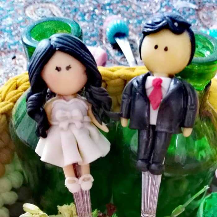 سرقاشقی ست عروس و داماد ویژه عروس خانمها با عروسک خمیری و قابل شستشو