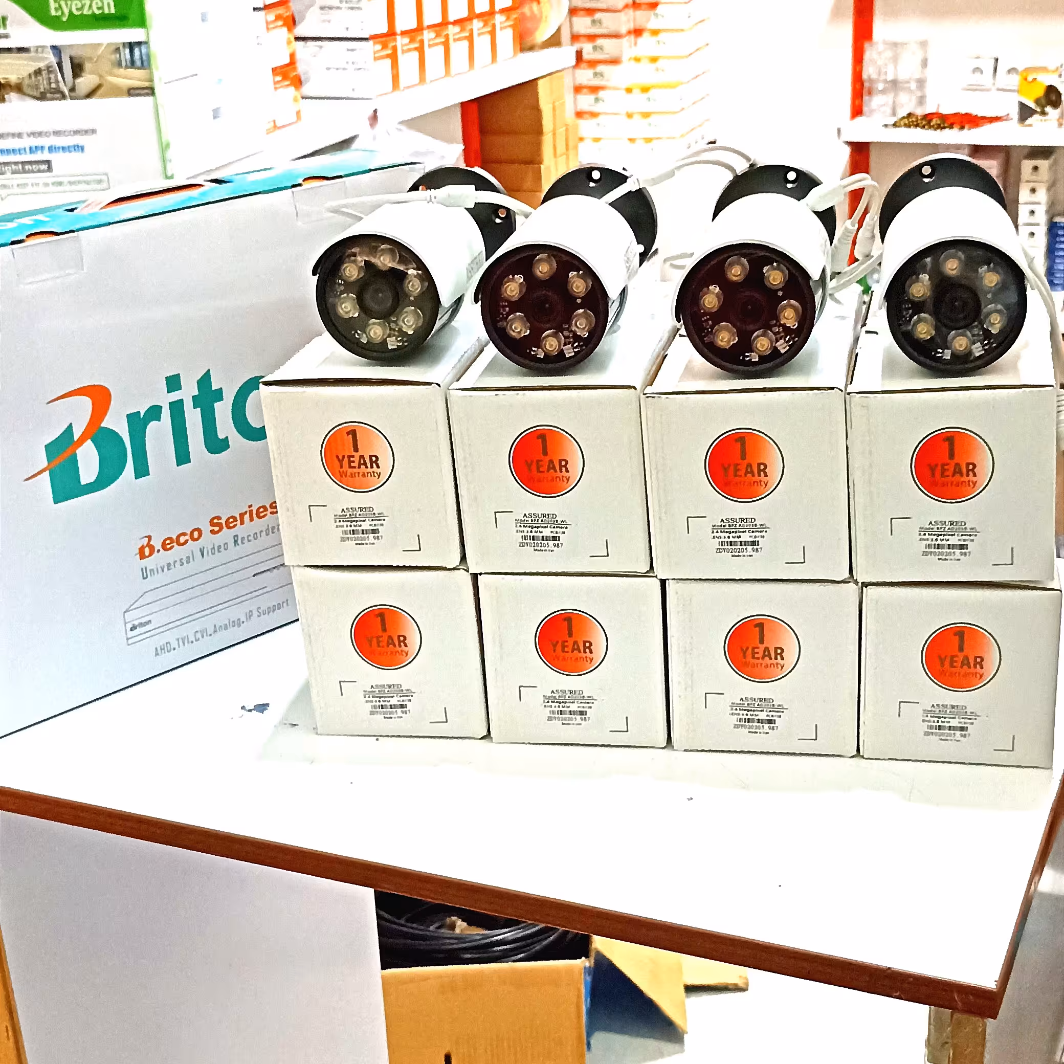 پکیج کامل دوربین مداربسته 8 دوربین 2MP رنگی بدنه فایبر 