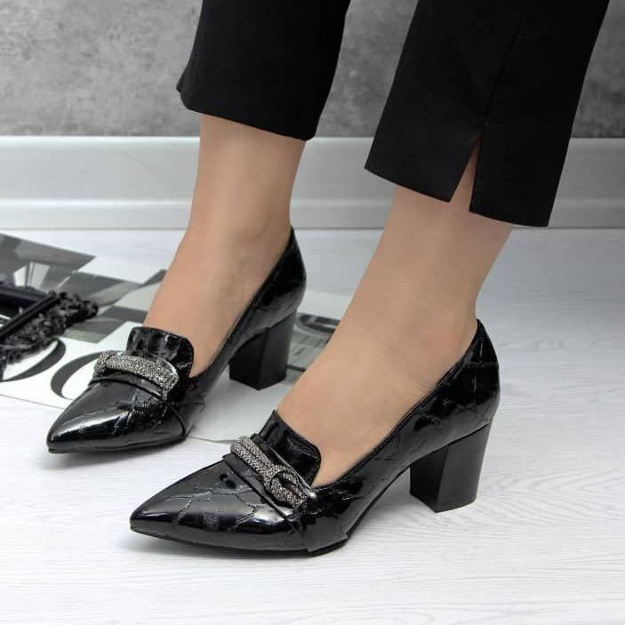 کفش مجلسی
کد 505
قالب استاندارد
مدل جدید عید
کیفیت عالی
پاشنه 5 سانت
Size36ta41