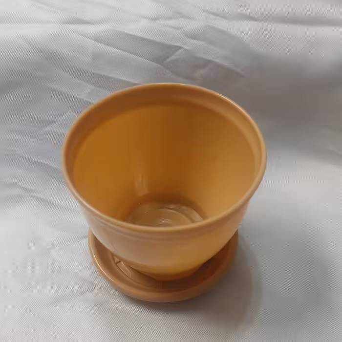 گلدان پلاستیکی مدل کلاسیک سایز 10 رنگ خاکی با زیرگلدانی
