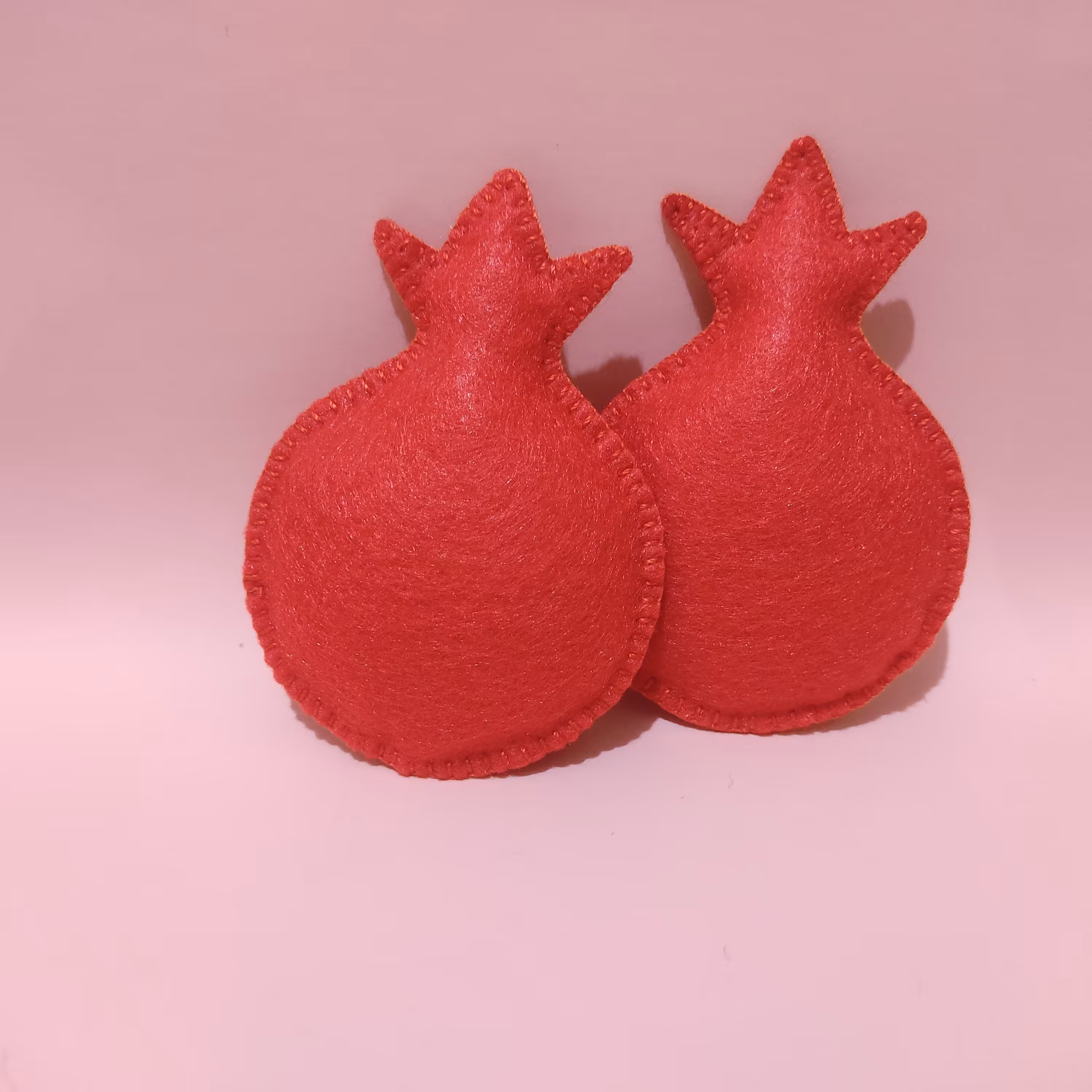 گیفت یلدا، مگنت یخچال و کابینت طرح انار ، کاملا دست دوز 