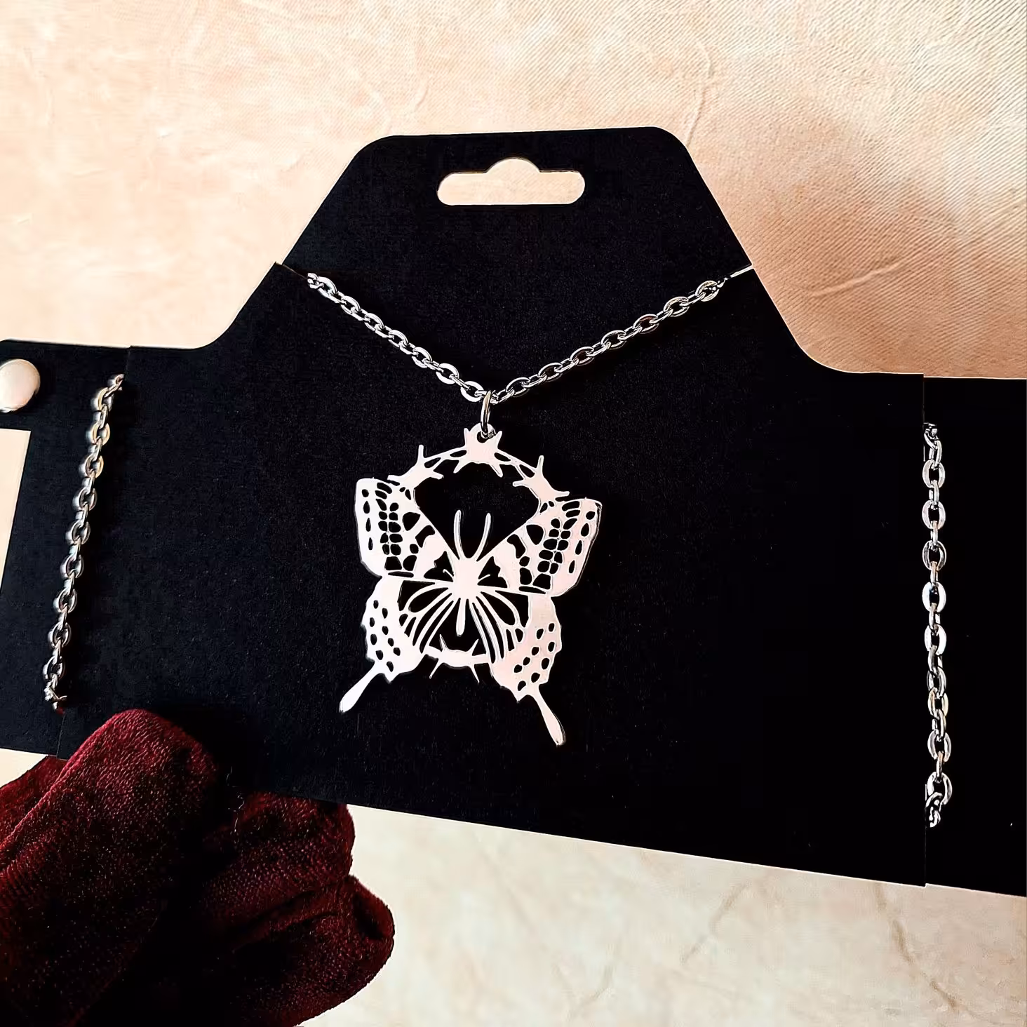 گردنبند استیل پروانه سیم خاردار