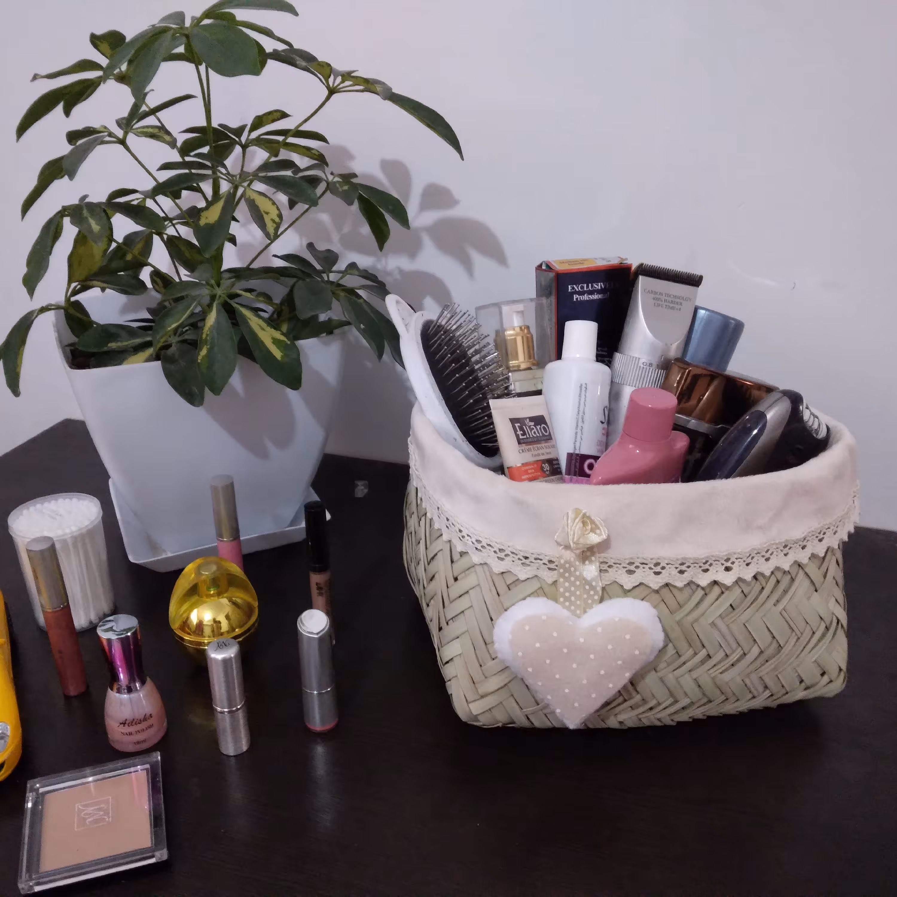 سبد حصیری لوسیون،نظم دهنده لوازم آرایشی و بهداشتی، لوازم تحریر و...