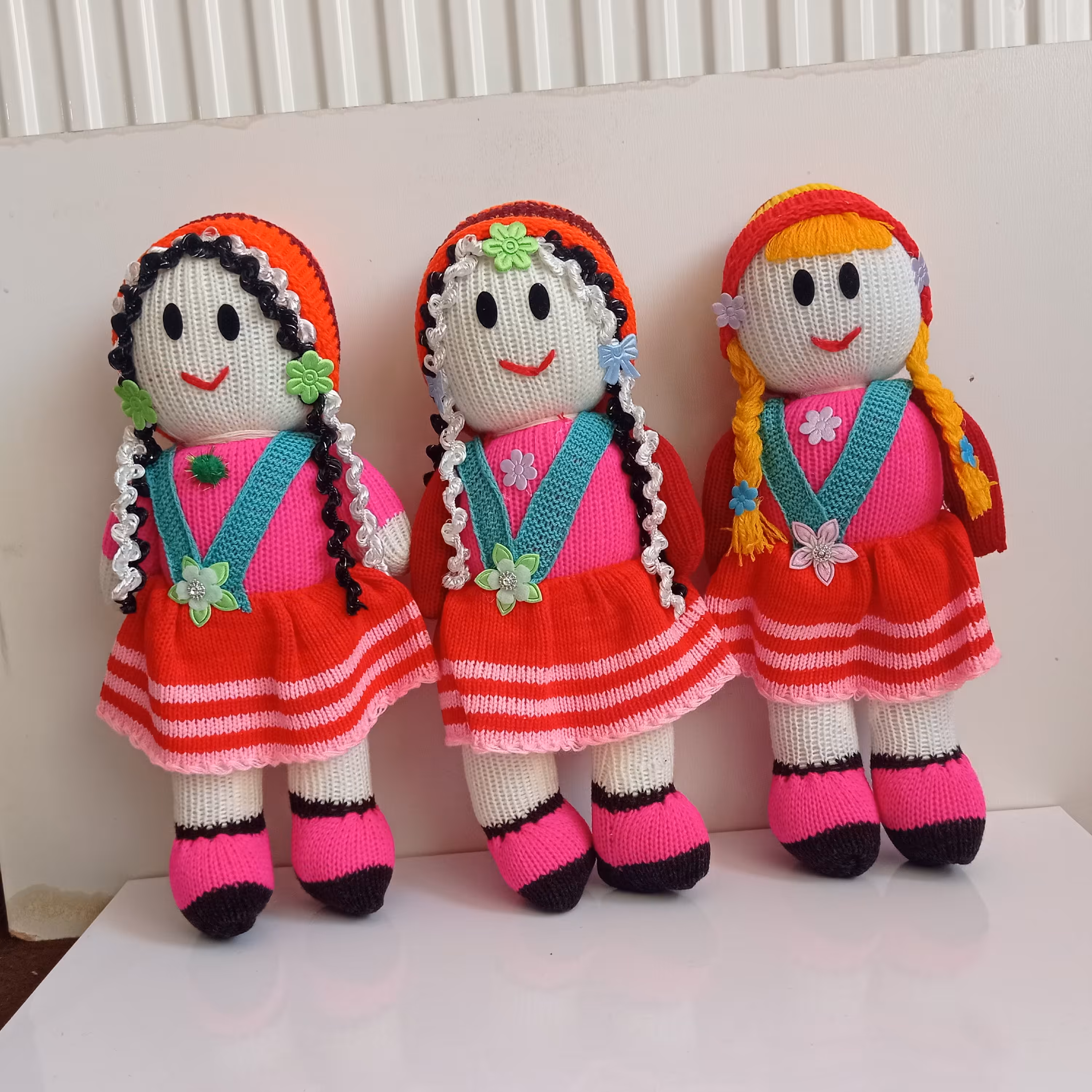 عروسکهای شیک دست بافت کاموایی کفپوش