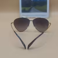 عینک آفتابی زنانه، مردانه برند گوچی(GUCCI) با لنز پلاریزه دودی رنگ فریم طلایی چهار پیچ با قاب و دستمال