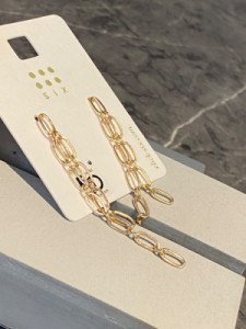 گوشواره میخی