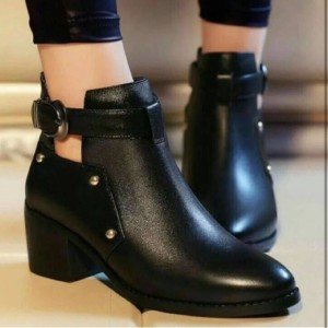 کفش پاشنه دار