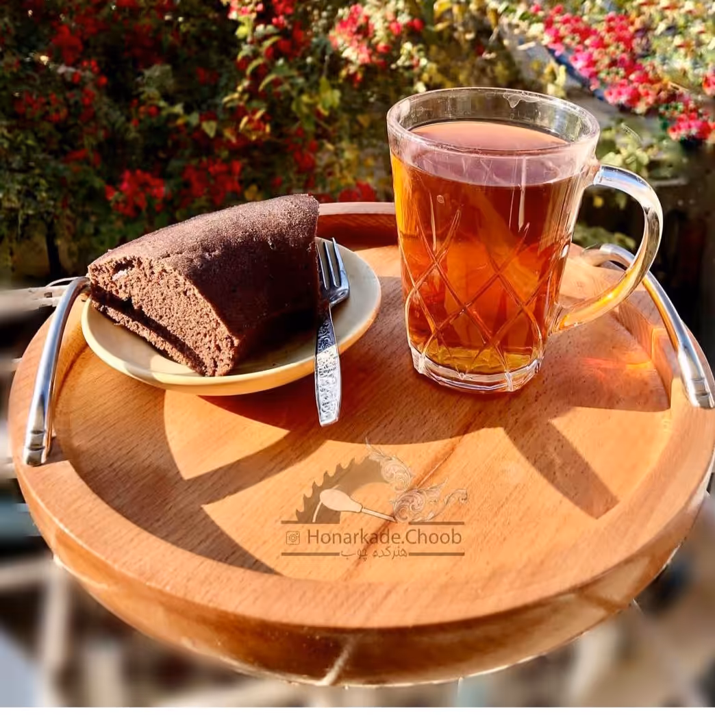 سینی چوبی گرد دسته دار رنگ طبیعی از جنس چوب راش گرجستانی 