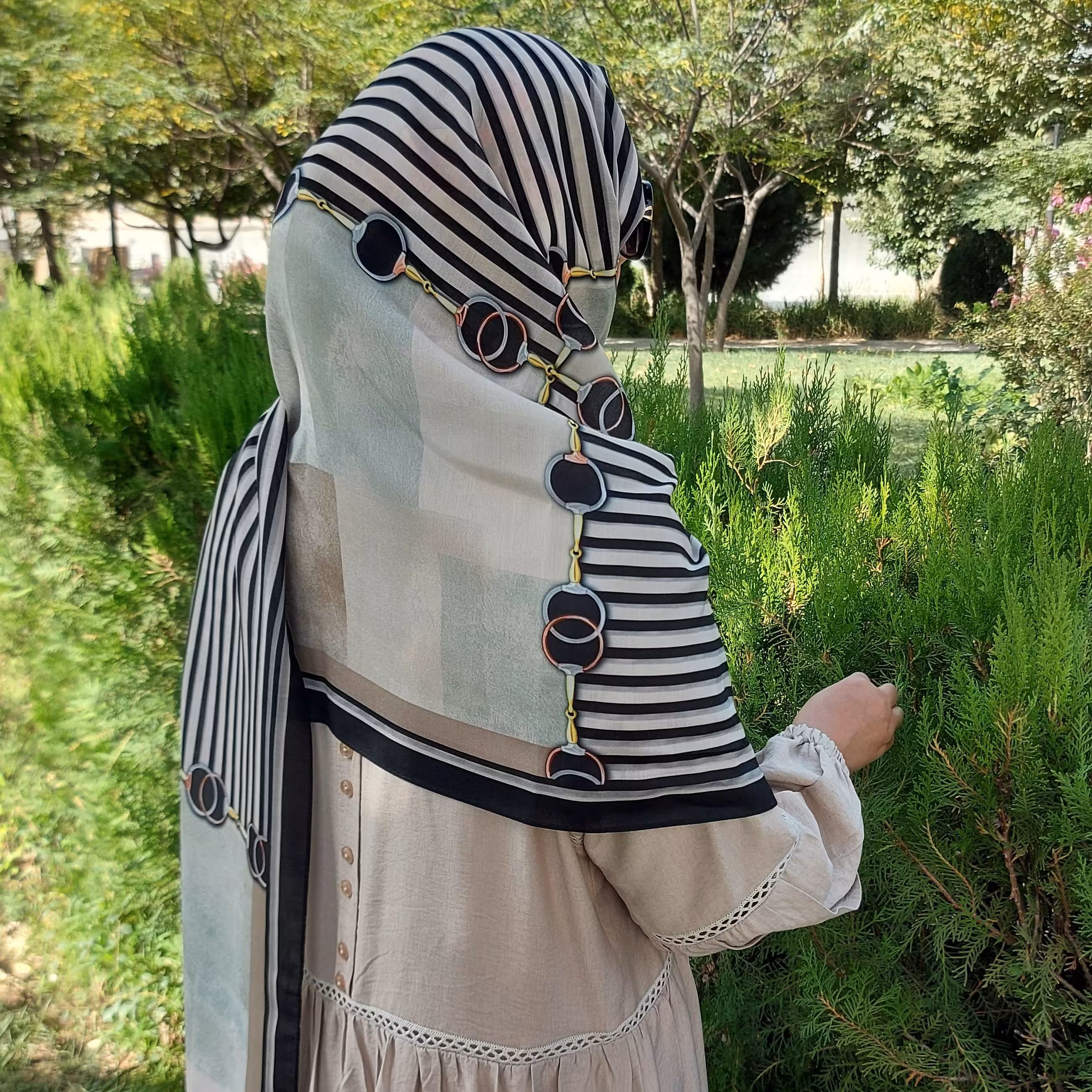 شال نخی طرح  آرامش