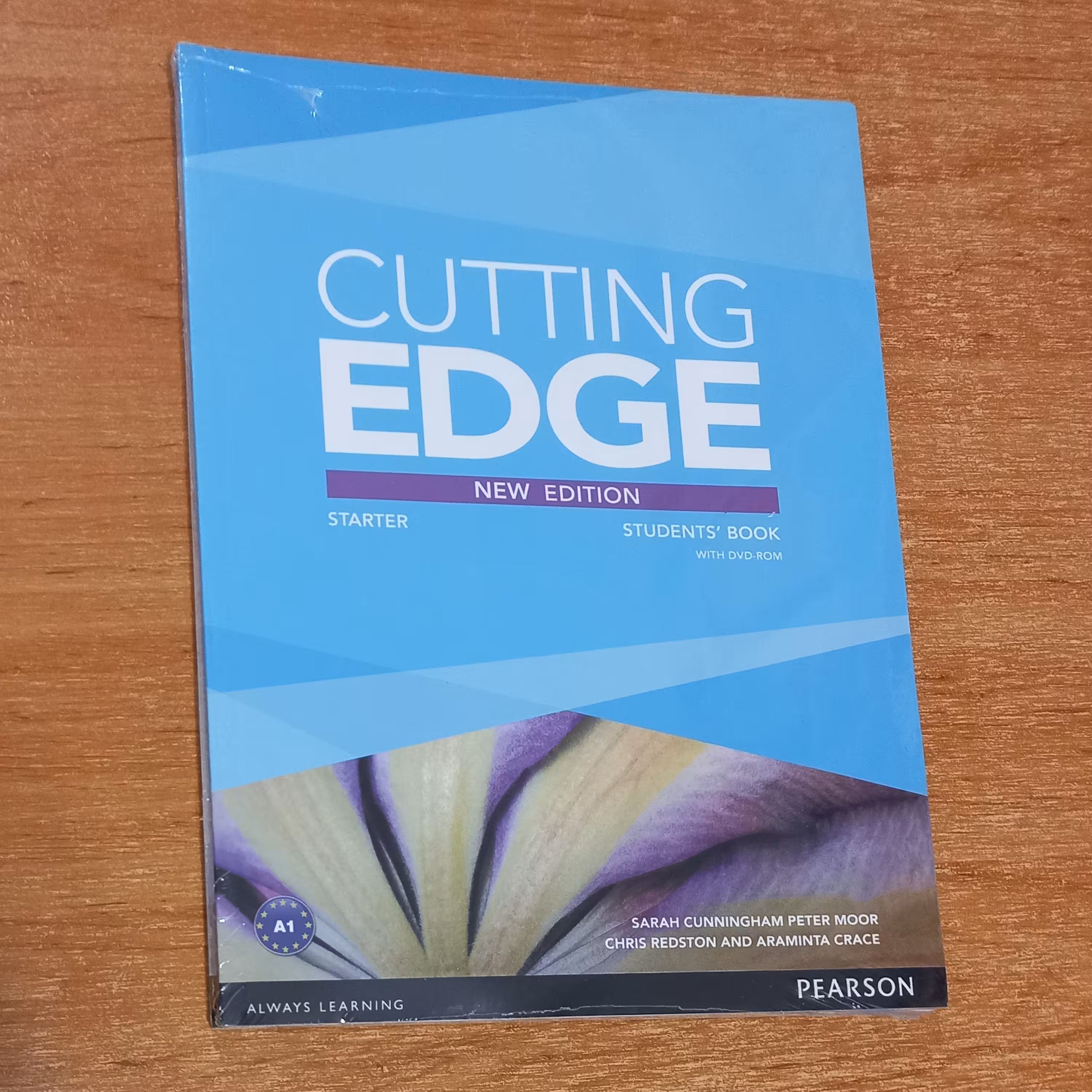 کتاب کاتینگ ادج استارتر Cutting Edge Starter  همراه با کتاب کار و cd