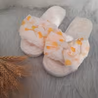 دمپایی خزدار  جلو باز  طرح پاپیونی رنگ سفید سایز   38-39